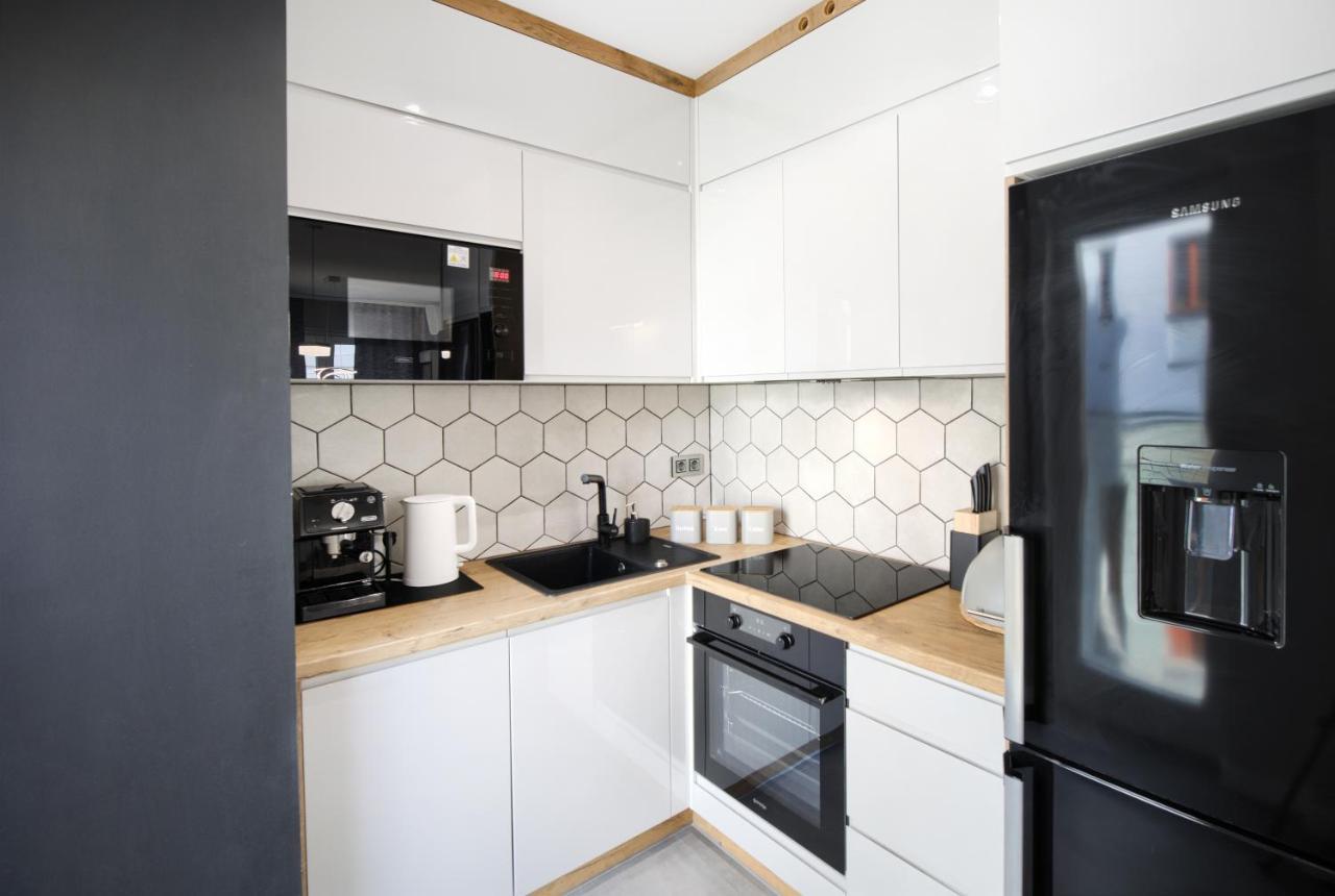 Aboutartapartments - Twin Towers Apartment